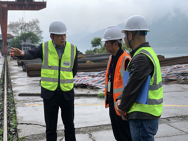 6081828a46a6e.jpg 6080e1cf1b110.jpg